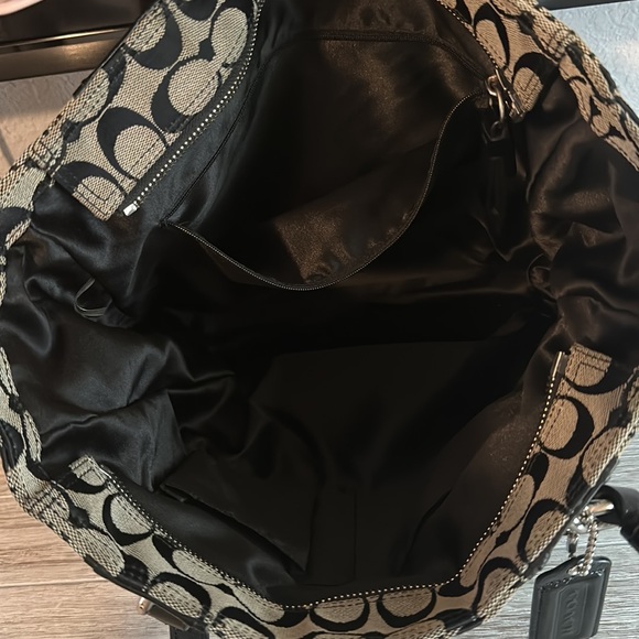 COACH Black/Gray Signature Canvas North South ZIP POCKET Gallery Tote - Picture 2 of 9